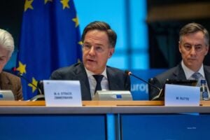 La Unión Europea atraviesa un momento de presión simultánea en seguridad, financiación de la guerra en Ucrania y rezago tecnológico, en un contexto de dependencia estratégica de Estados Unidos.