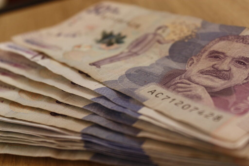 Con dato del IPC, esta es la tabla salarial 2026 de empleados públicos en Colombia 3 Pesos colombianos COP (2)