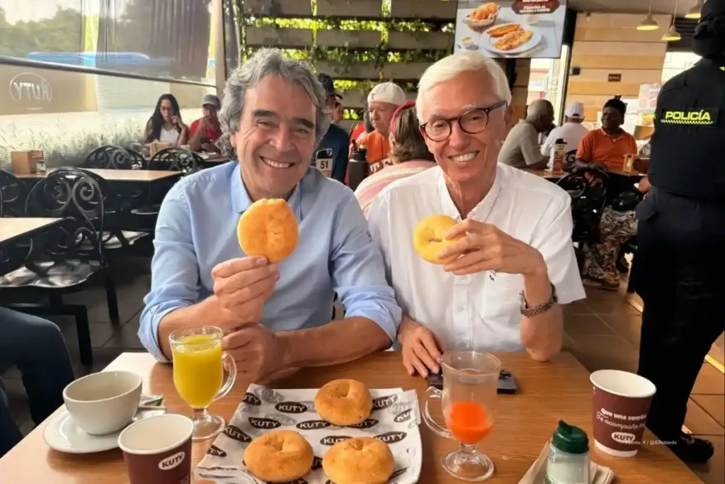 La CUT enfrenta críticas por vetar candidatos no alineados con el Gobierno Petro 2 Sergio Fajardo, aspirante presidencial, y Jorge Enrique Robledo, candidato al Senado