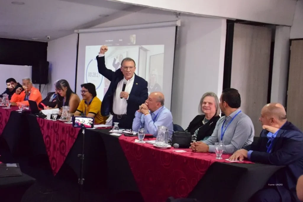La CUT enfrenta críticas por vetar candidatos no alineados con el Gobierno Petro 4 El candidato presidencial Roy Barreras en el foro de candidatos de la CUT