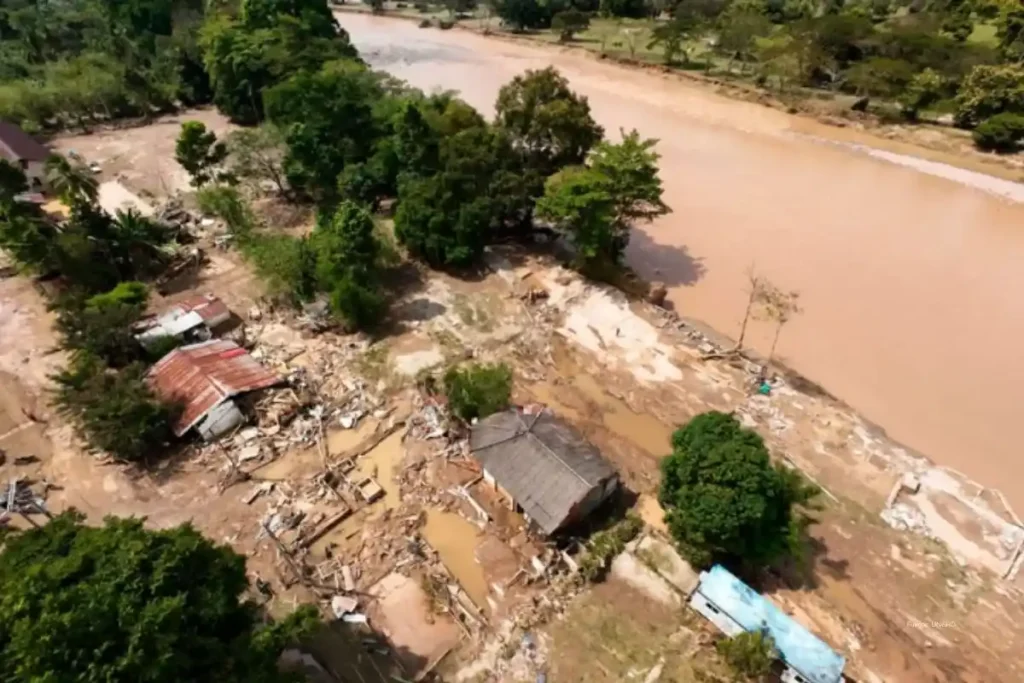 Gobierno de Petro firma contratos por $32 billones en enero: impactante contraste con Córdoba inundada 4 Las inundaciones en Colombia en 2026 dejan miles de damnificados