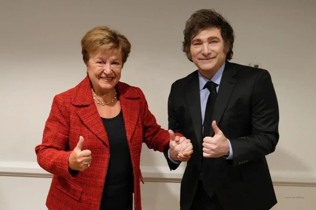 Javier Milei junto a Kristalina Georgieva en reunión oficial relacionada con el acuerdo con el FMI y la reforma laboral de Milei.