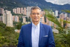 Javier Díaz Molina, Columnista, Más Colombia