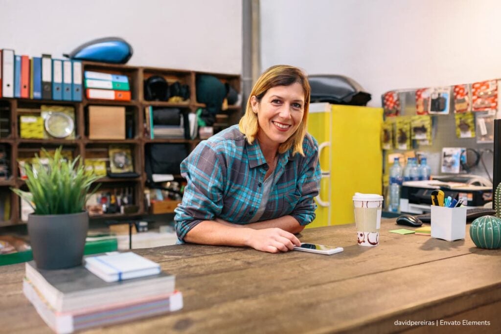 CNSC activa recaudo de la convocatoria Entidades del Orden Territorial y UAPA para ingreso: estos son los plazos y costos oficiales 4 convocatoria Entidades del Orden Territorial y UAPA, CNSC, mujer trabajando para la CNSC, Más Colombia