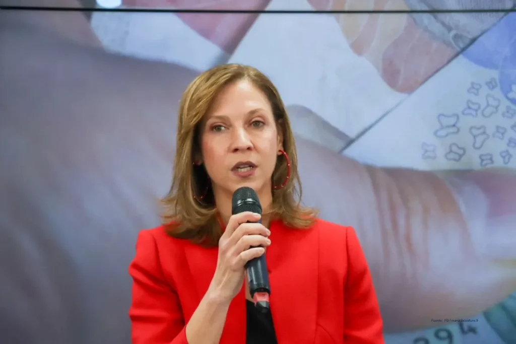 Inversión en Colombia sufre golpe histórico: enero 2026 fue el peor mes en 19 años 4 María Claudia Lacouture, presidenta ejecutiva de AmCham Colombia interviene en público sobre inversión en Colombia