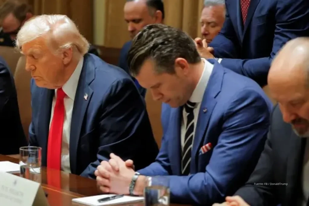 Guerra en Irán: ¿puede EE. UU. tomarse el estrecho de Ormuz? 2 Donald Trump y asesores del gobierno estadounidense durante una reunión estratégica sobre la guerra en Irán y el control del estrecho de Ormuz.