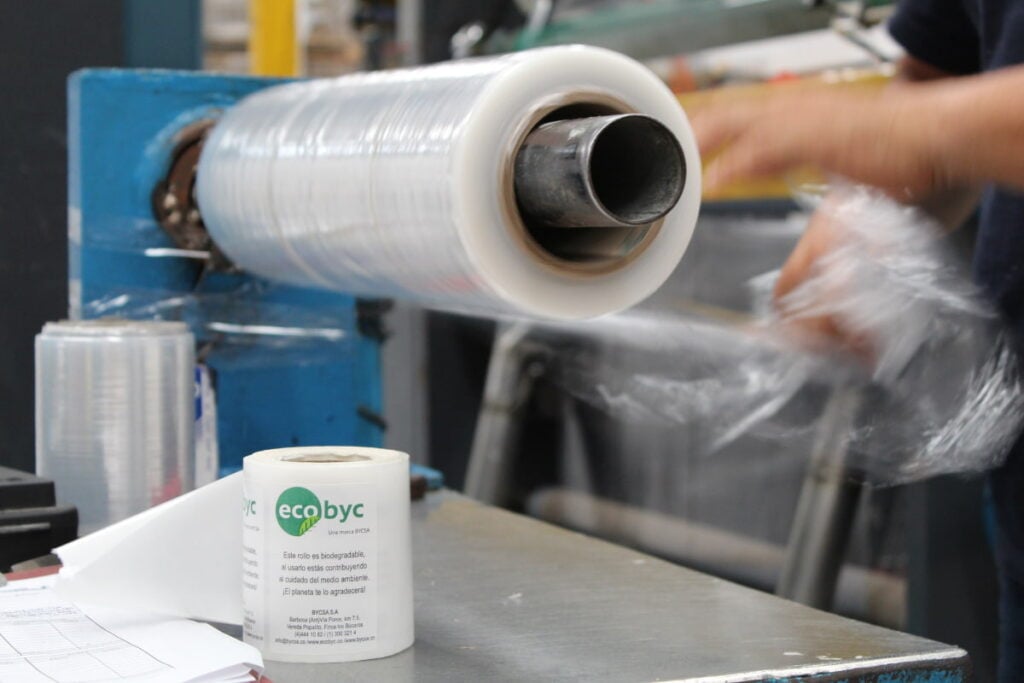 A punta de aditivos de biodegradación, empresa colombiana está cambiando la industria del plástico 3 industria del plástico, Cristian Halaby, BYCSA, industria de plástico colombiana, Más Colombia