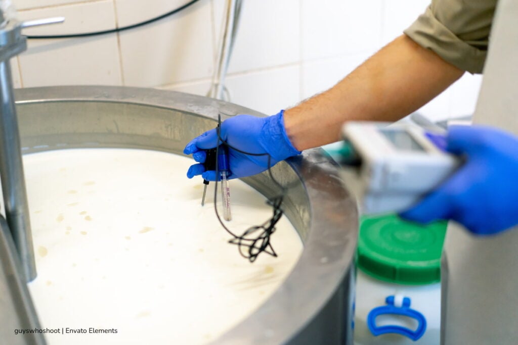 Transformación del lactosuero: el proceso que en 2026 podría convertir residuos lácteos en productos útiles 2 transformación del lactosuero, un residuo con impacto ambiental, Más Colombia