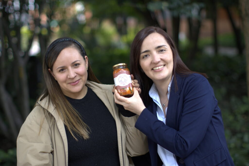 Chigüiras Kimchi, emprendimiento en Colombia, Katherine y Ana María, emprendedoras de Chigüiras Kimchi, Más Colombia