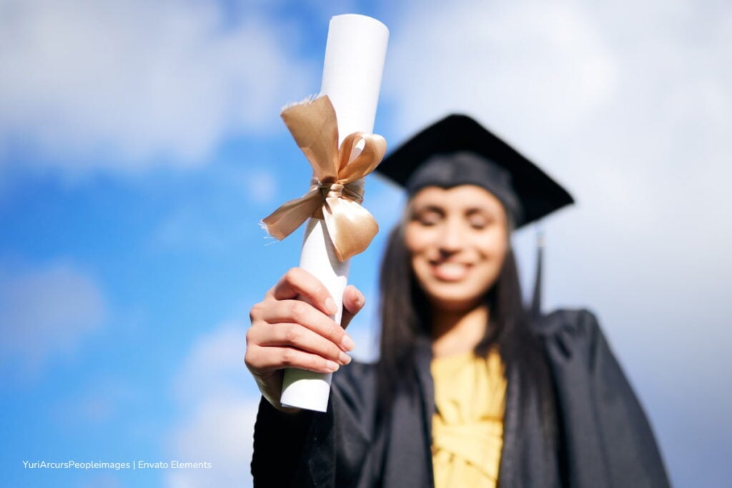 egresados universitarios, profesionales graduados, egresados universitarios de Colombia, Más Colombia