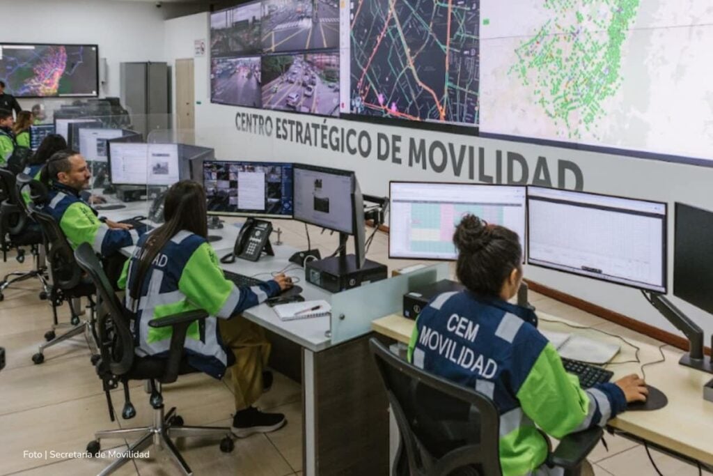 Si usted es conductor en Colombia, estos son los cambios que tendrá la licencia de conducción en 2026: ¡tome nota! 4 licencia de conducción en 2026, funciones entre quienes enseñan y quienes certifican, Más Colombia