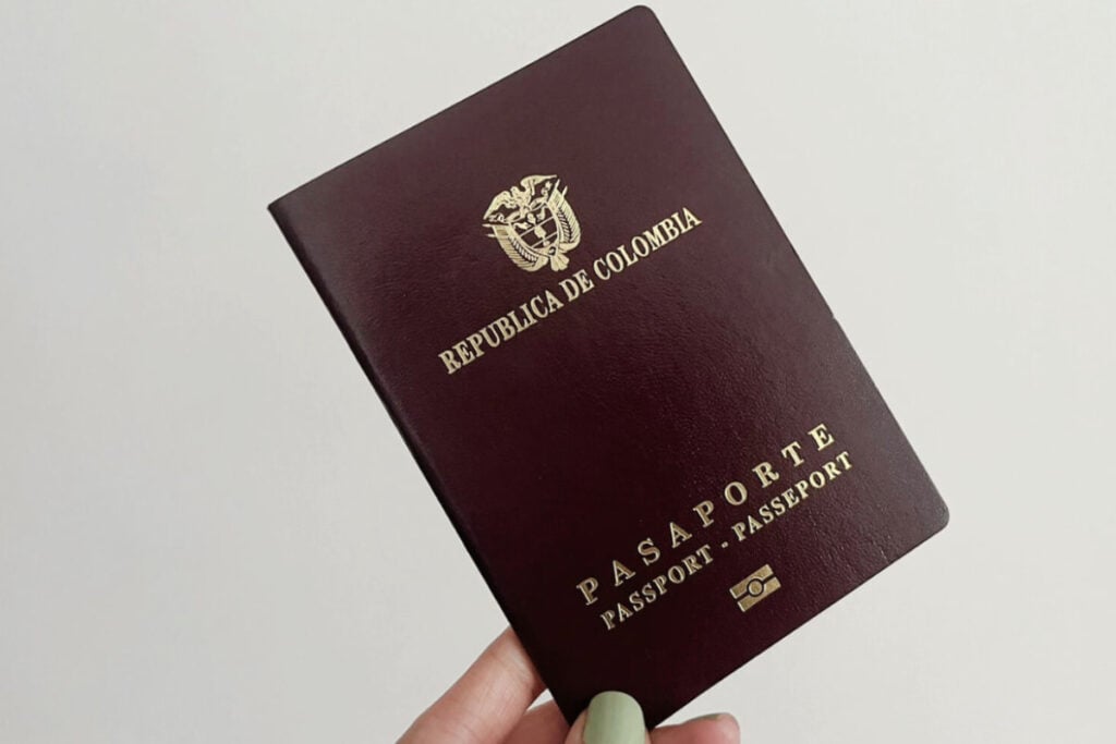 pasaportes de Colombia, Imprenta Nacional de Colombia, presidente Gustavo Petro desmiente lo que dice CAMBIO, Más Colombia