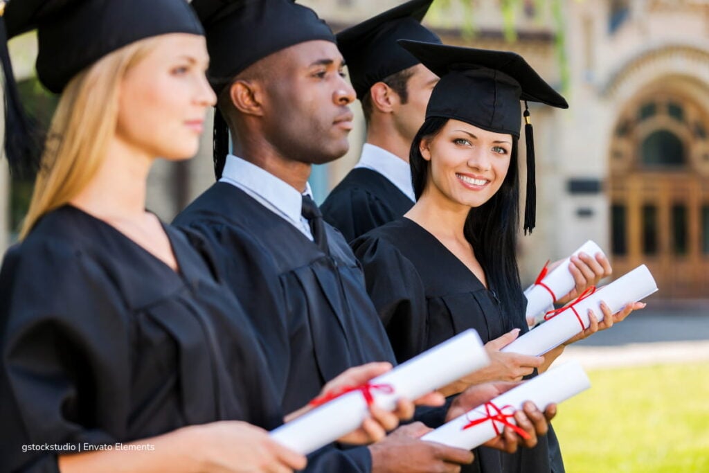 ¿Es profe en la capital? Abren convocatoria de becas para docentes en Bogotá: entregarán 100 cupos para maestrías y doctorados 2 becas para docentes en Bogotá, profesionales graduándose, Más Colombia