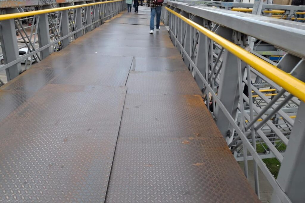 puente de la Universidad Nacional, entrada de la Nacional por la 30, puente de la Universidad Nacional en mal estado, Más Colombia