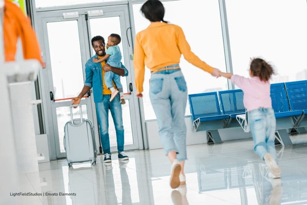viajar con menores de edad, vacaciones de mitad de año en 2026, razones por las que muchas familias pierden sus vuelos, Más Colombia