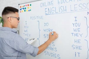 curso de inglés gratis, Yes, Bogotá, profesor de curso de inglés Yes, Bogotá, Más Colombia