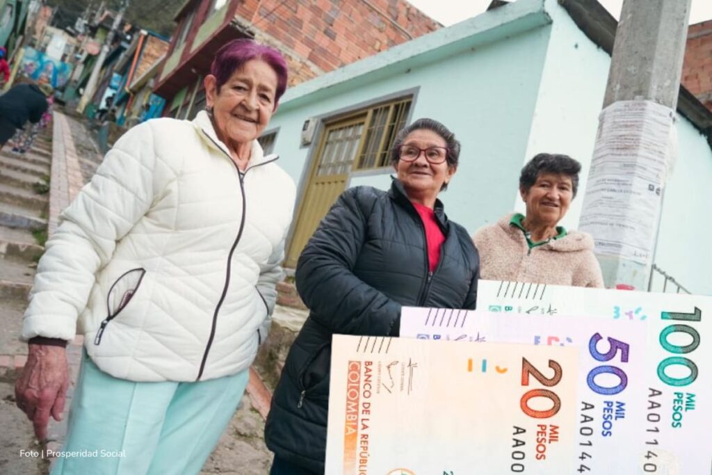 Colombia Mayor, señoras mayores afiliadas a Colombia Mayor, Más Colombia