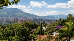 Juez admite acción popular por proyecto en El Poblado: demanda cuestiona ruido, árboles y posibles impactos ambientales