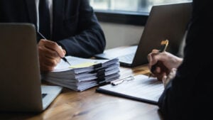 FOMAG suspende dos procesos por más de $20.000 millones tras solicitud de MinEducación