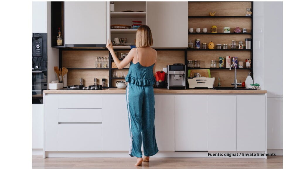 Cómo renovar la cocina sin hacer una remodelación completa: claves para ganar espacio y funcionalidad 2 Cocina Moderna, Muebles de cocina, Almacenamiento, Más Colombia